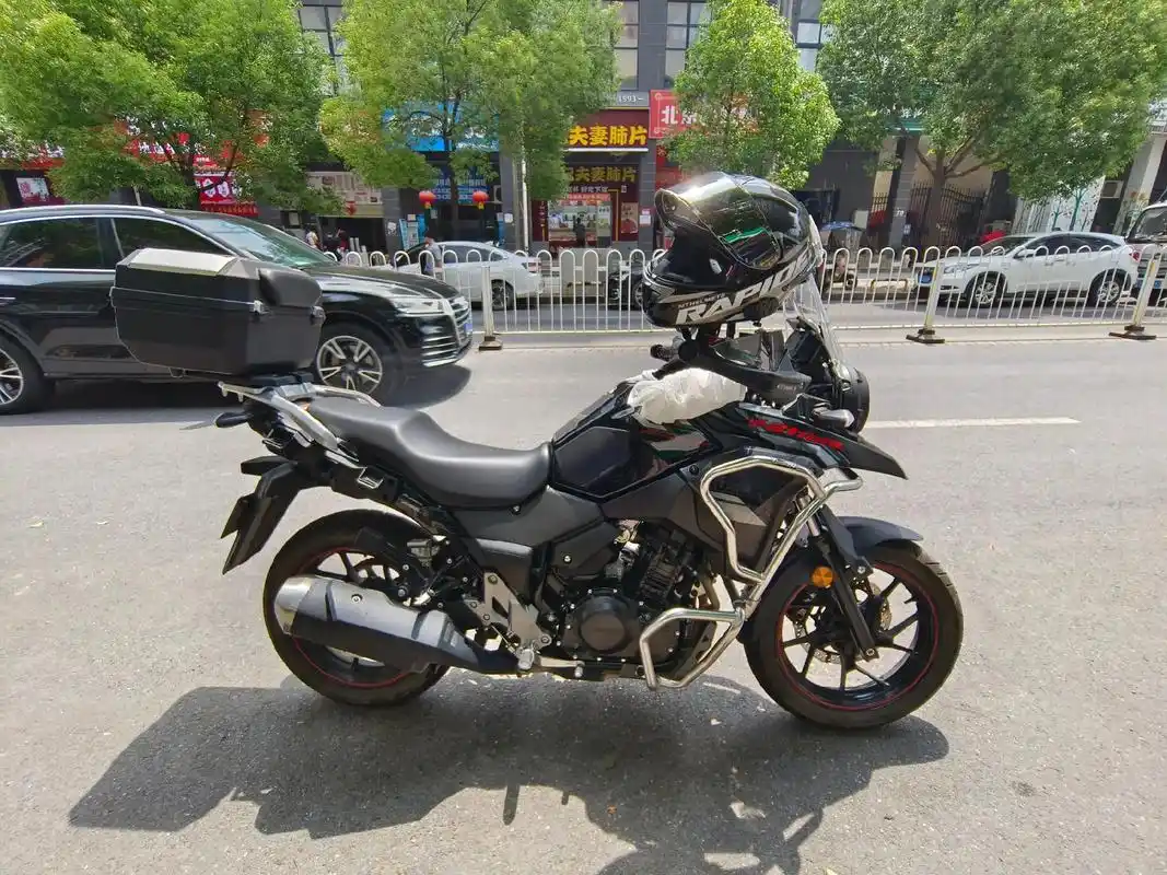 又来卖摩托了,明盘明码几台.22年铃木dl250明盘2.15 - 抖音