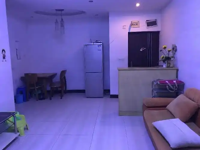 华宇渝州新都出租房客厅