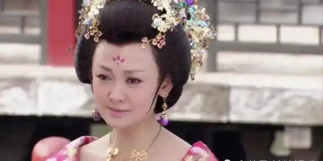 然而这部剧里面有一对搭档确实够硬核,那就是张咏棋饰演的大姐王金钏