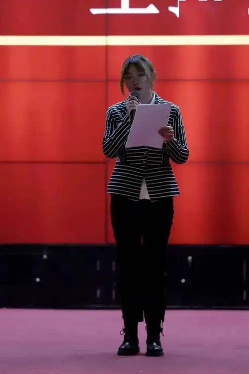 【转发】-【院学生会】持骋舞台,话统梦想——金话筒主持人大赛圆满