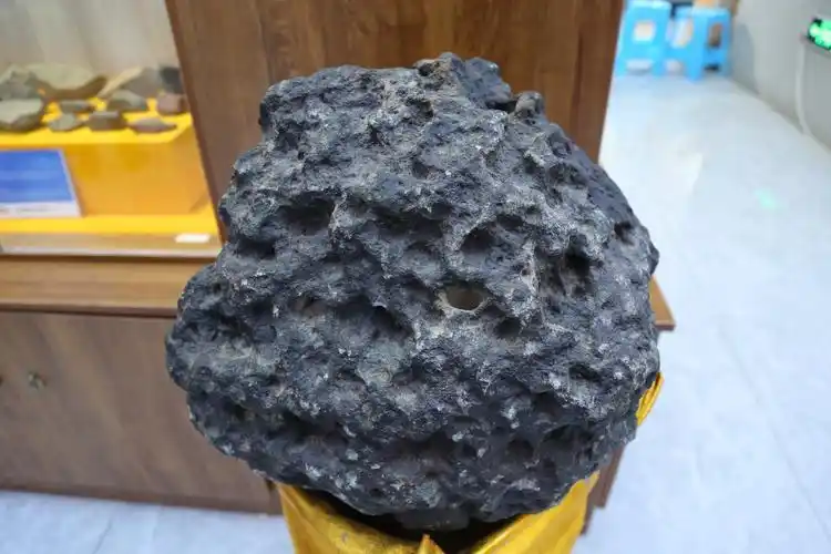 邂逅天外来客衡报文明小记者走进衡水陨石馆