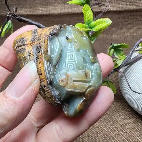 新疆和田玉籽料真皮仿古龙锦灰堆手把件苏工男女珍藏国风龙行天下