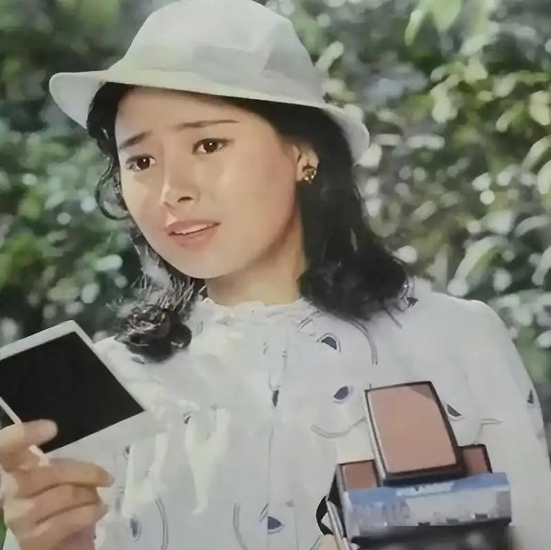 《庐山恋》主角张瑜:一生无儿无女,离婚多年见到前夫依旧会心动