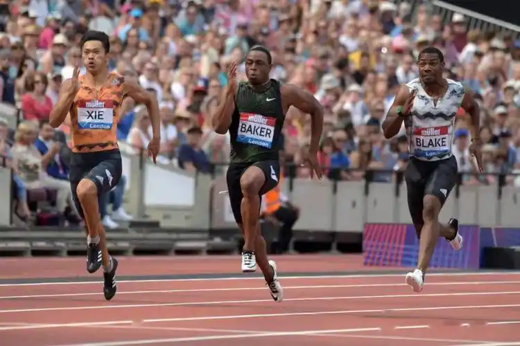 即将踏上厦门站百米跑道的这两人谁能超越百米五虎的速度