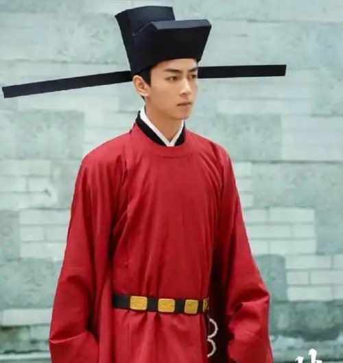 宋朝的官帽上为何有两根长翅?了解用途后不得不夸:赵匡胤真聪明