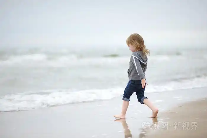 3957*2633px无水印下载免费10次/天下载小样发票合同问题/举报女孩美