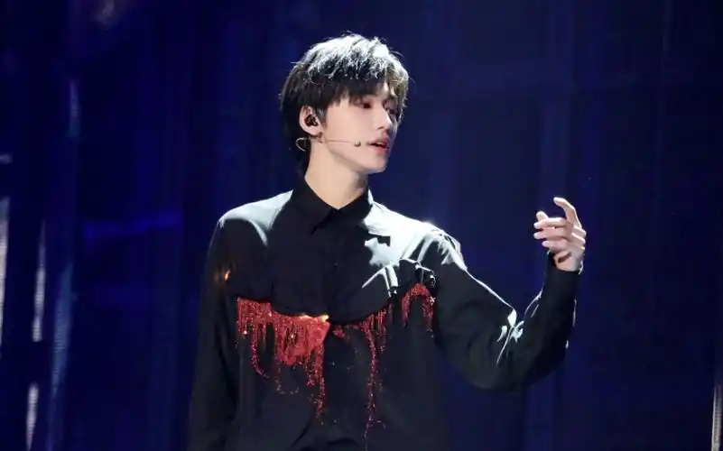 活动作品绝了内娱第一直拍一键换装宋亚轩相遇四次舞台直拍一键换装