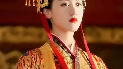 袁冰妍的女帝,只看一个眼神就能感觉到霸气侧漏