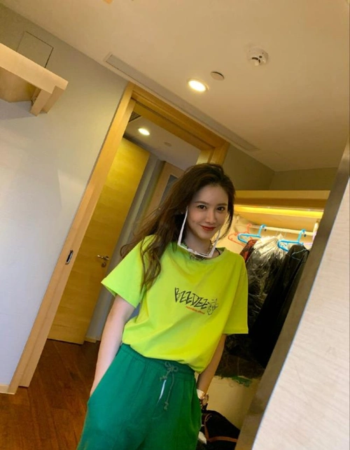 前绯闻男友富过王思聪!nba美女主播美娜颜值打几分?