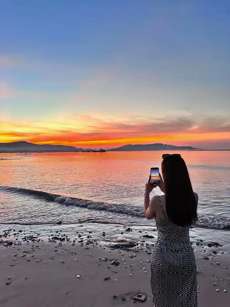 去客人朋友圈说偷照片,客人就说要抓我哈哈 - 抖音