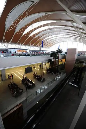 浦东机场二号候机楼