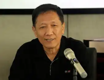 赵主任鼓励技师学院的各创新工作室做出更大的成绩