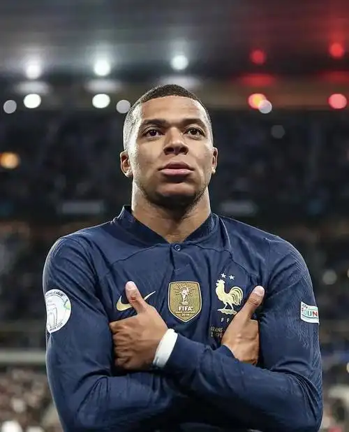 姆巴佩的未来还是未知数|皇马|基利安·姆巴佩|巴黎圣日耳曼_新浪新闻