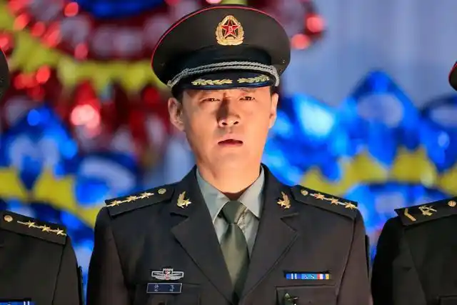 《霹雳火》任柯诺出任务 英勇表现展特种兵风采