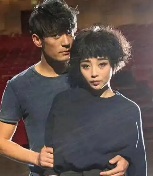 回顾演员李光洁与郝蕾离婚后为何转身娶了小12岁的演员隋雨蒙