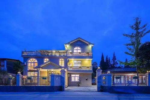 北欧风独特优雅的风格让你有别样的体验,9室2厅3层别墅,合理舒适