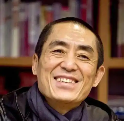 越低调,越出乎意料,细看73岁张艺谋的资产,才知什么叫人生赢家