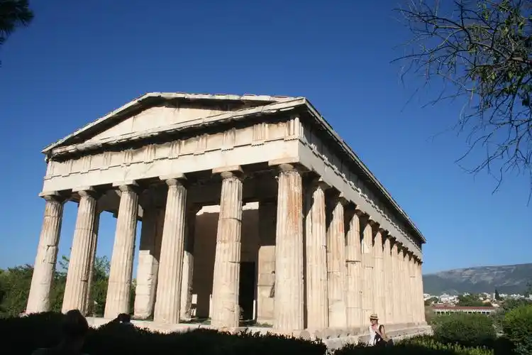 赫菲斯托斯神庙是希腊保存最好的古建筑物之一,里面供奉的是火与铸造