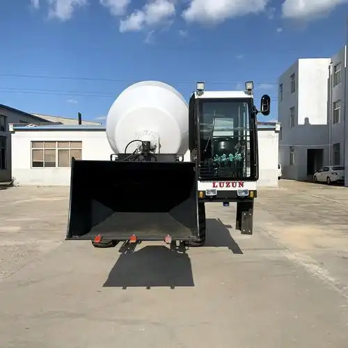 55方自动上料搅拌机料斗龙潭装载机式自上料搅拌车