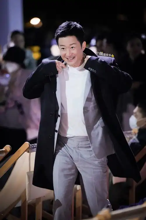 吴京超话20230527#海浪电影周#海浪电影周荣誉典礼吴京高清图集9p,京