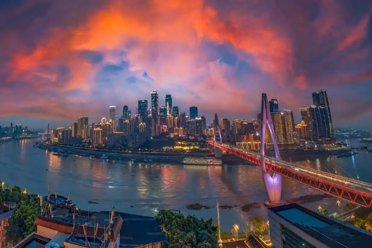 2022年,总要去趟重庆吧 !吹吹嘉陵江的晚风,看看洪崖洞, - 抖音