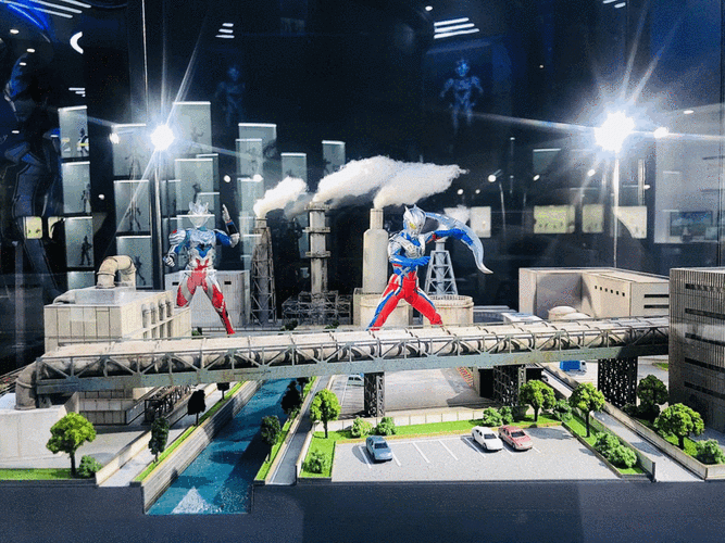 男生有多喜欢奥特曼看看上海这个展览现场有多少人排队就知道了