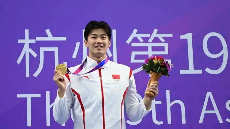 游泳富二代汪顺:1米92,8块腹肌,张雨霏14岁初见,直呼男神_成绩_金牌