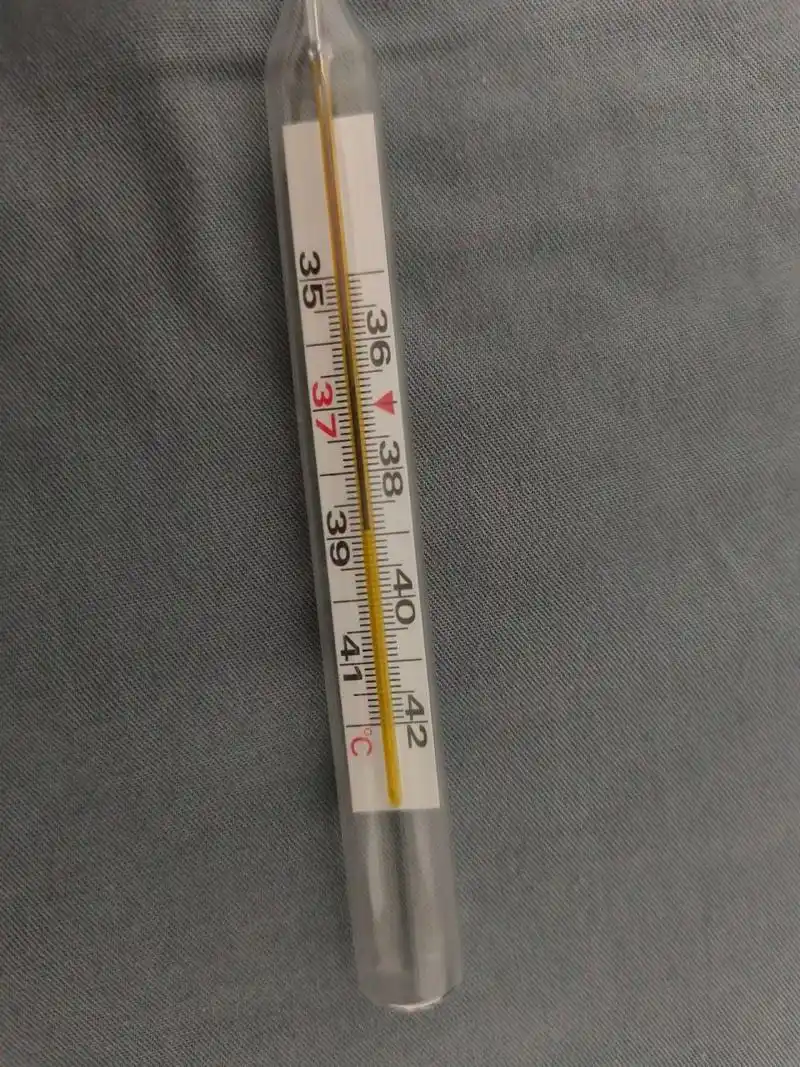 怎么确定水银体温计准不准啊 昨晚40℃,吃了退烧药降了一晚还是38.