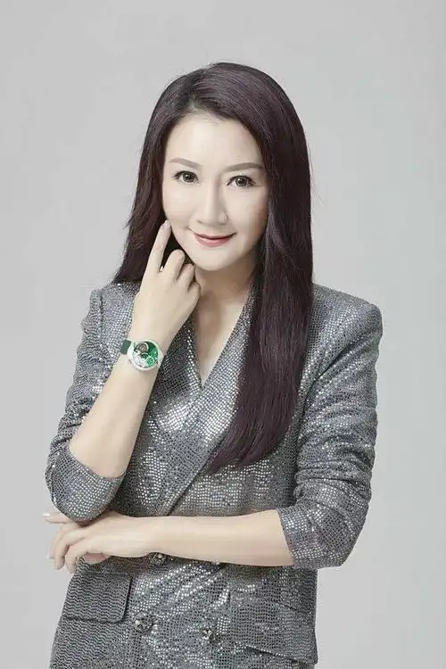 金铃与万希泉合作打造奢华品牌"jadore-la lumiere"