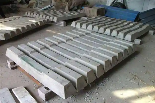 data-lemmaid="4148322">枕木 /a>,也是铁路配件的一种