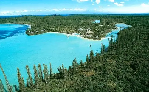 speak to a new caledonia travel specialist