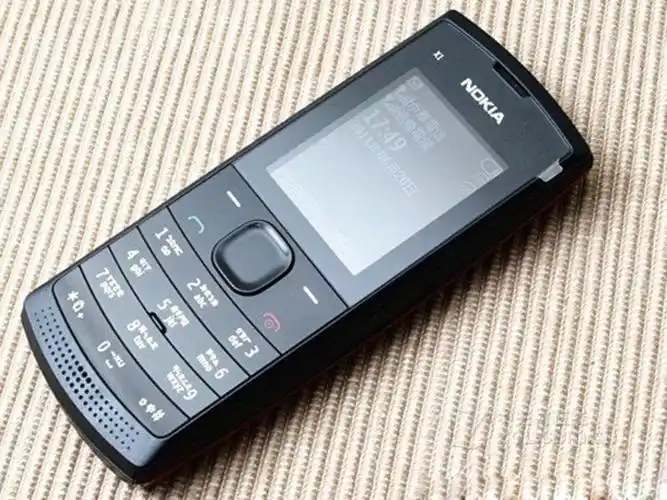 诺基亚x1-01 中国红(8/14)