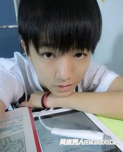 星热点:tfboys王俊凯家庭背景 父母干什么的 王俊凯小女友照片