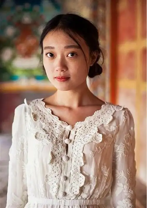 寻找平民女神老外镜头下的中国美女双语