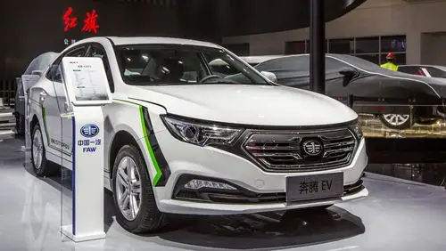 中国一汽首发亮相六款全新战略车型