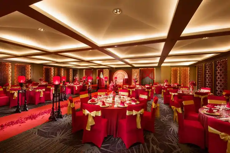 【北京希尔顿酒店_宴会厅婚庆布置】(图)_婚宴布置,婚礼场地布置-长春