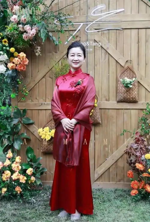 西式婚礼丨妈妈礼服丨婉柔笑开
