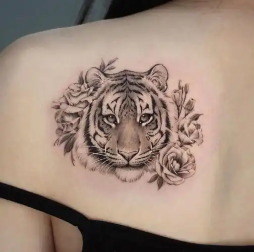 今天可能会颠覆您的认知,一大波适合女生的小老虎纹身萌虎纹身图案