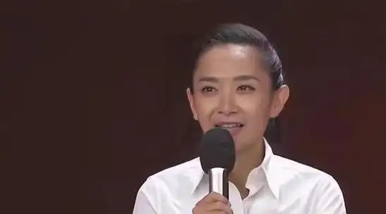 主持人王芳嫁给大15岁的教授为婚姻做出一切牺牲都不后悔