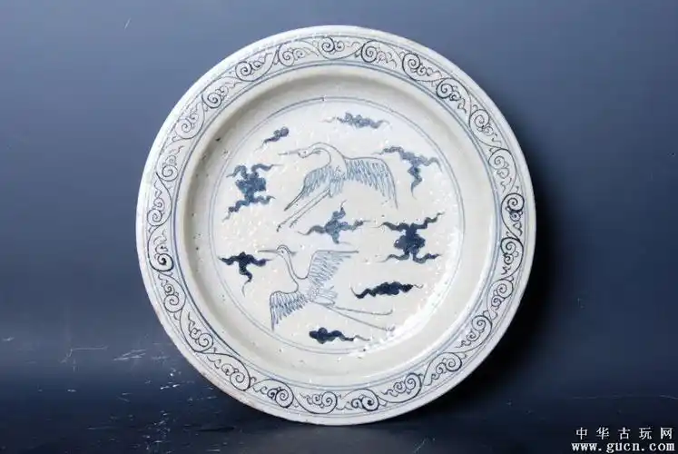 明代空白期青花双鹤纹盘