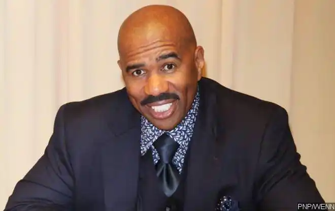 史蒂夫·哈维目前他的身价已经达到了近2亿美元,不仅经常在社交媒体上