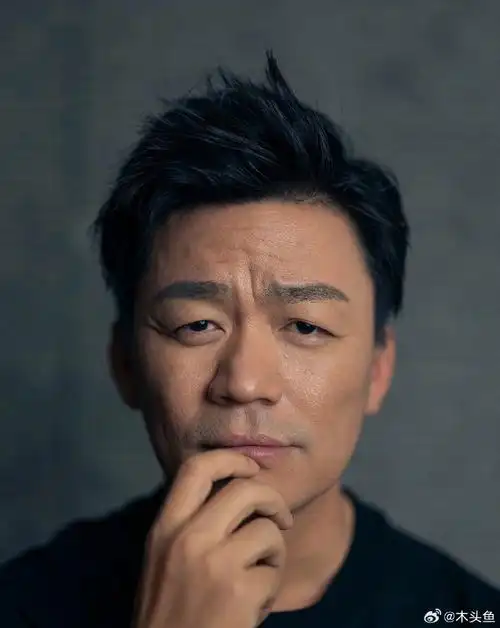 起猛了看到王宝强在演霸总