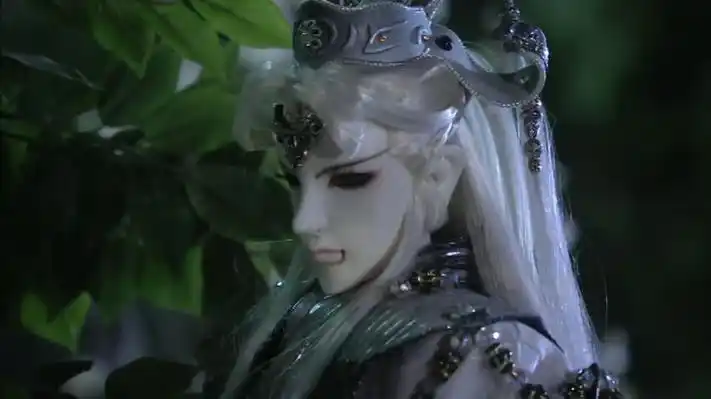 乐寻远想看热闹,于是患天常叫来一个炼仙者陪他同去.