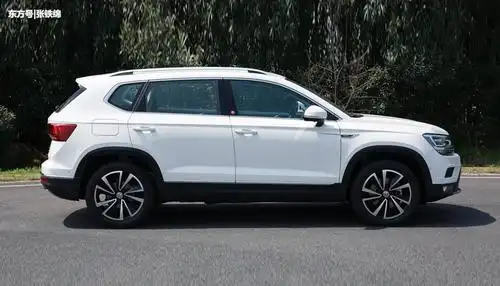 上汽大众国产小途昂实车现身,比途观霸气,15万起日系压力大了