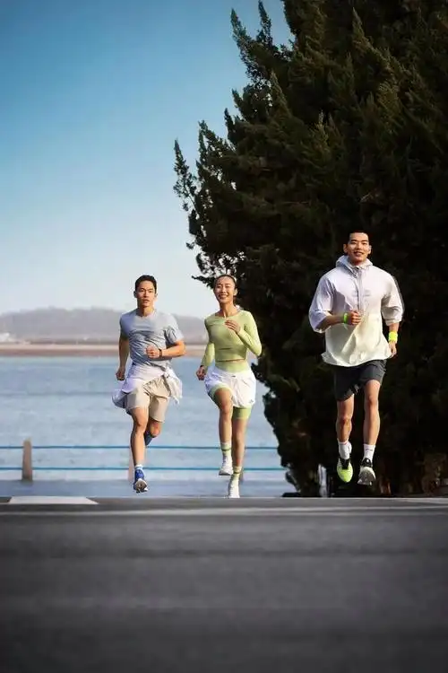 跑步,上海人已经先「卷」起来了