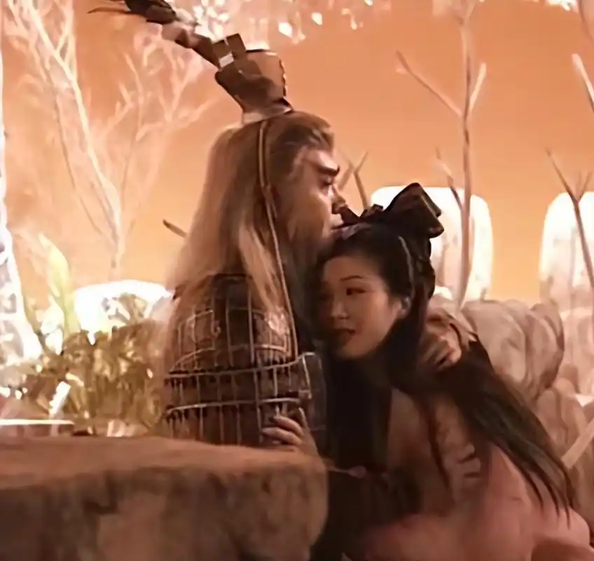 港版《西游记2》通臂猿猴和万妖女王再重聚,女王51岁仍然是单身