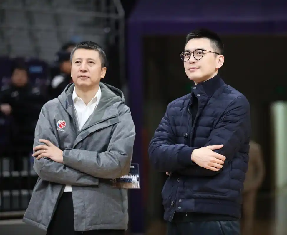 辽宁男篮换帅,郭士强下课,由杨鸣接任球队主教练.