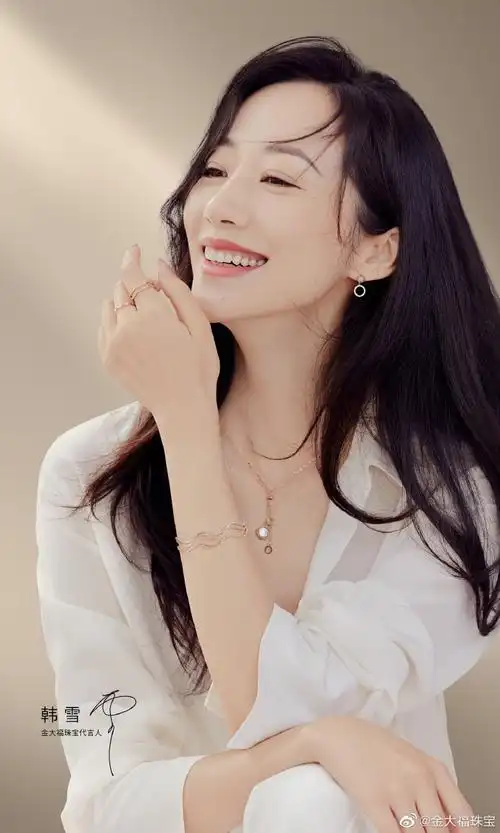 金大福珠宝#品牌代言人@韩雪全新品牌形象大片官宣,唯美与现代时尚