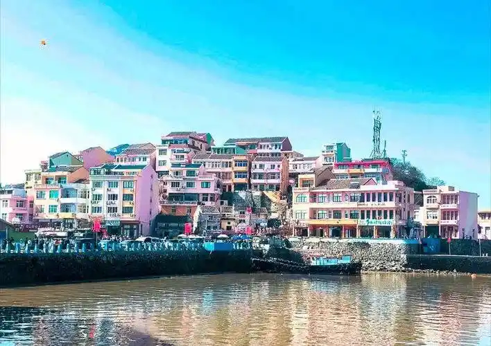 温岭滨海绿岛滨海绿道作为石塘的网红景点,也是能近距离接触的一逗苘