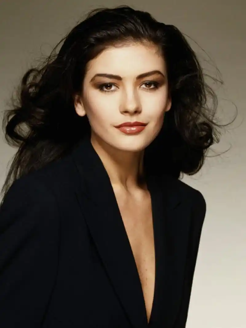 最娇艳的英伦玫瑰,凯瑟琳泽塔琼斯 catherine zeta jones 网飞新剧